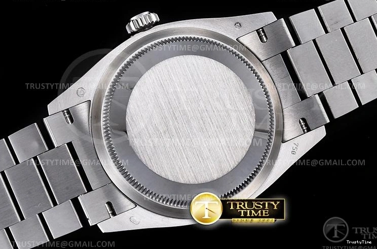 0411 ModernLook RDD0224B – DayDate 36mm 747